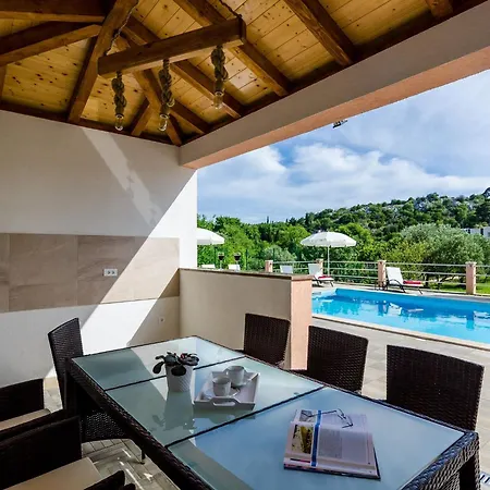 Apartamento Mali Paradiso - One Bedroom With Terrace And Pool View A3 *